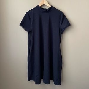 Simply Vera Wang Women’s XL dress. Navy mock neck formal dress, short sleeves